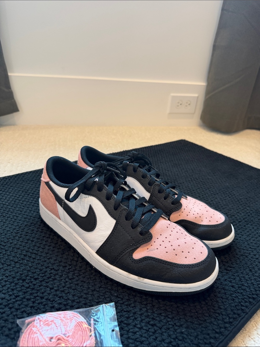 Air Jordan 1 Retro Low OG “Bleached Coral”